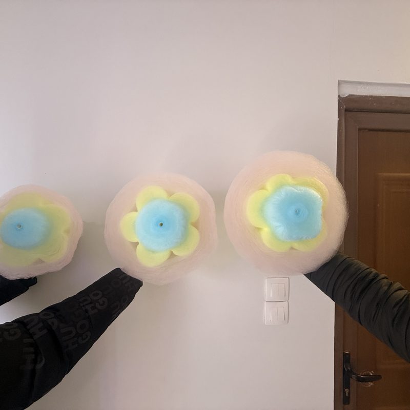 Τρία διαφορετικά σχέδια από τη μηχανή Cotton Candy Club